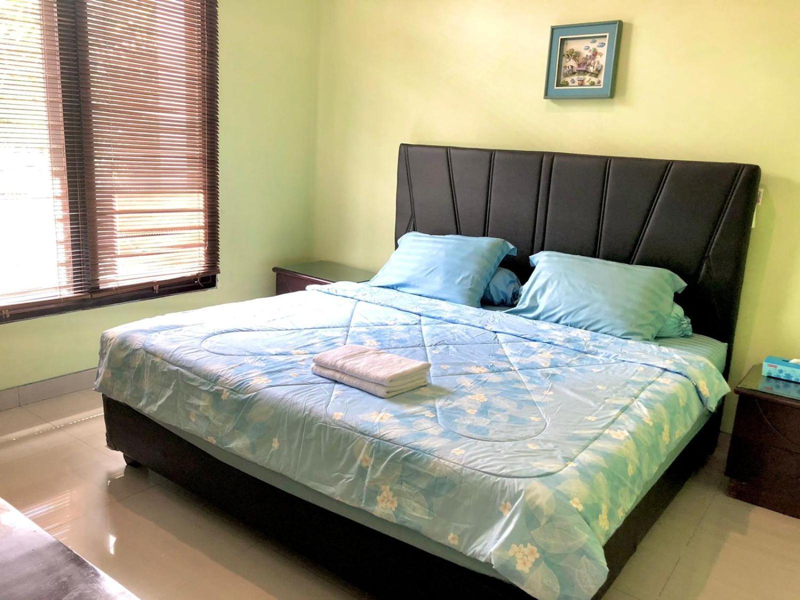 Serafinna Guest House Surabaya Exterior foto
