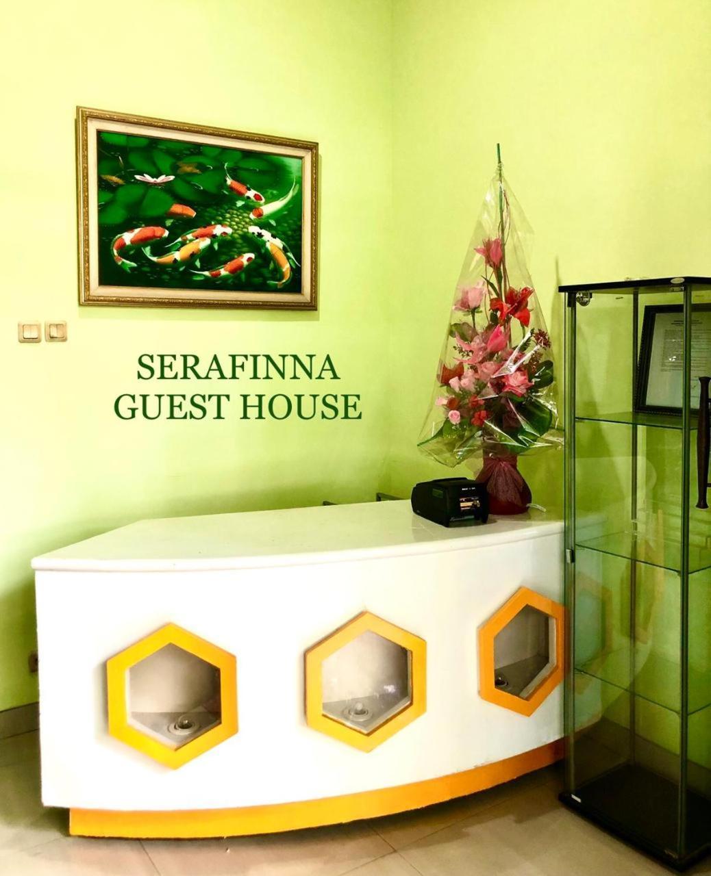 Serafinna Guest House Surabaya Exterior foto