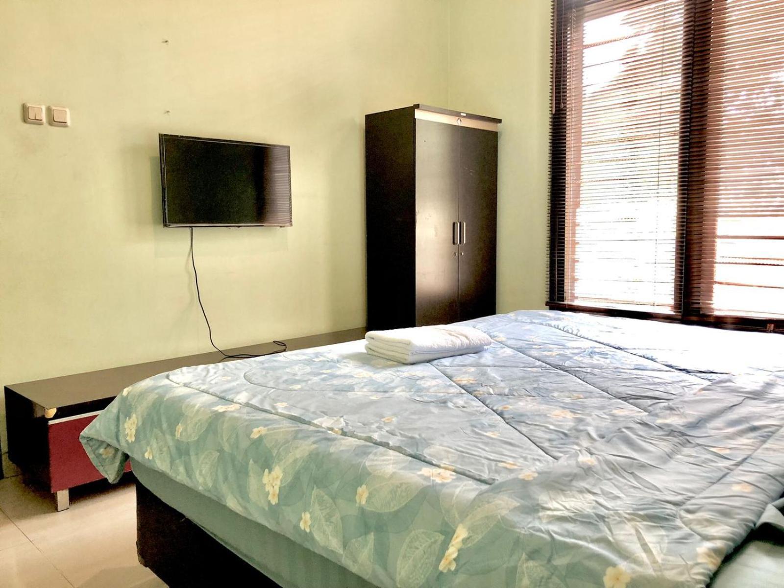 Serafinna Guest House Surabaya Exterior foto